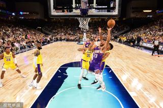 场比赛中展 场比赛中展